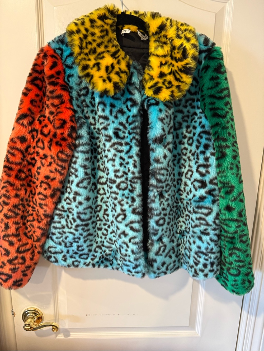 Woman Multicolor Faux Fur Leopard Print Jacket - Yellow Collar - Picture 1 of 6